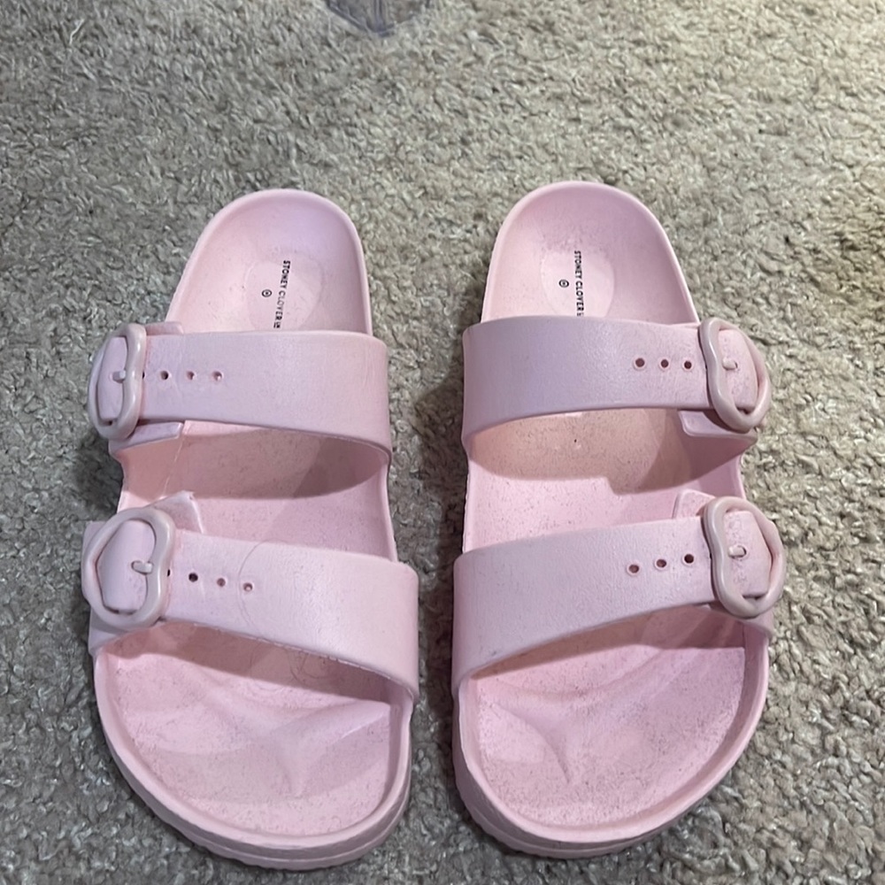Sandal